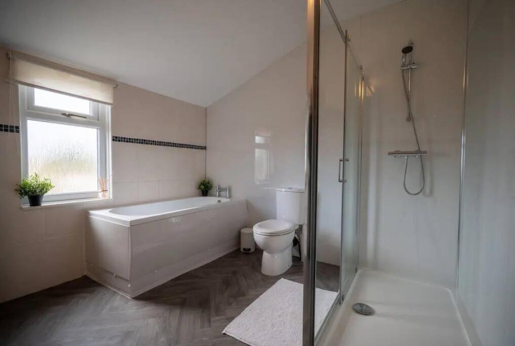 Spacious Town House Lytham St Annes Exterior photo