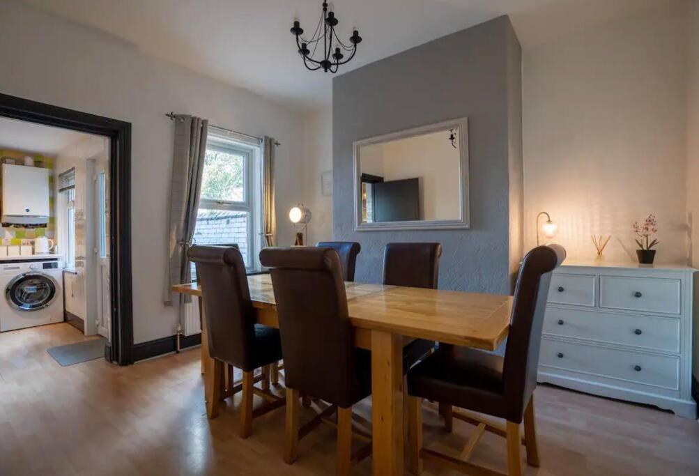 Spacious Town House Lytham St Annes Exterior photo